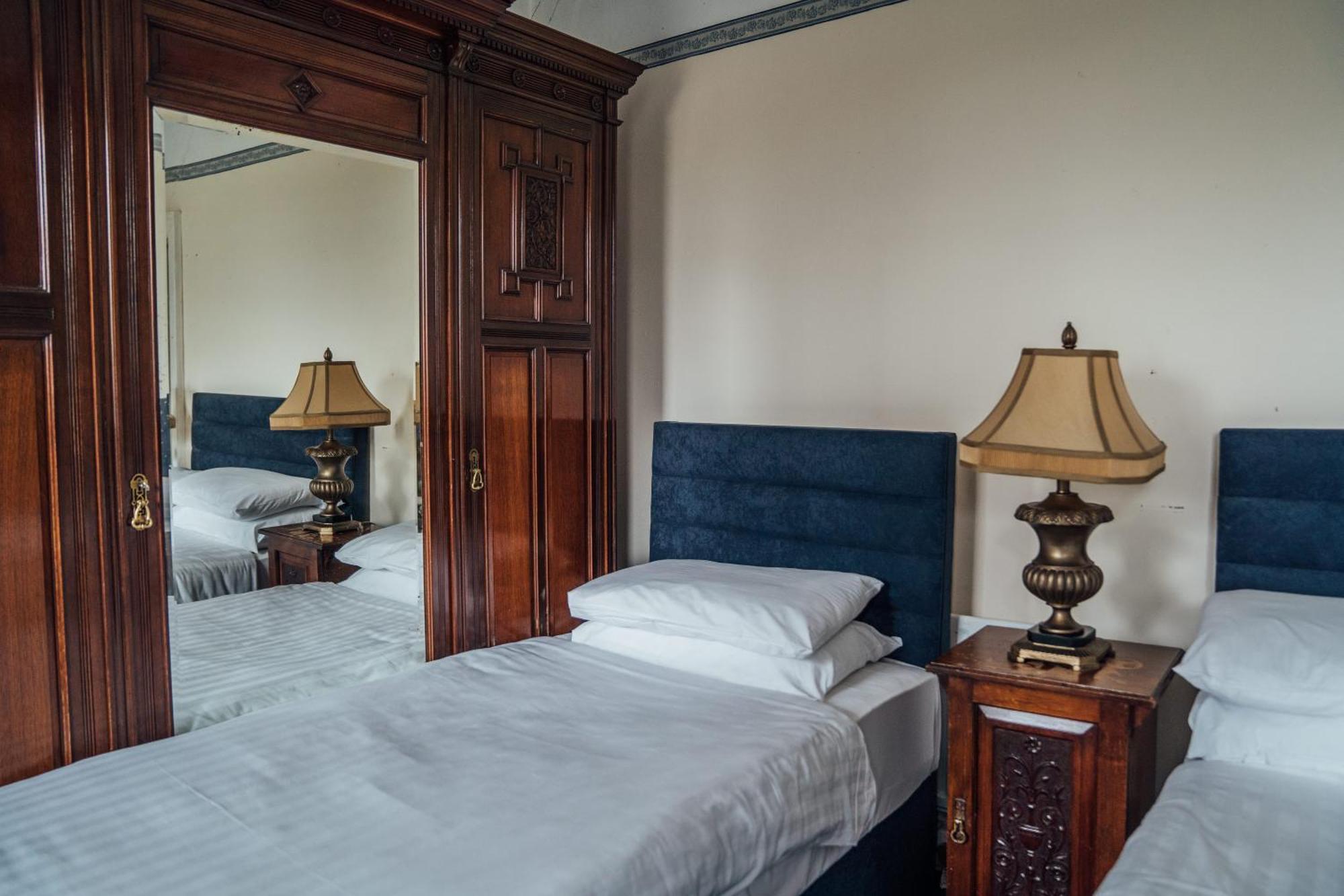 Bed and Breakfast Charlemont House Moy Exteriér fotografie