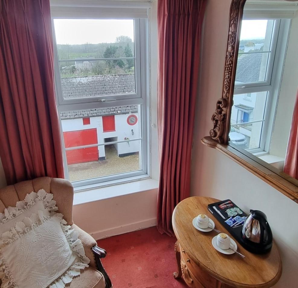 Bed and Breakfast Charlemont House Moy Exteriér fotografie